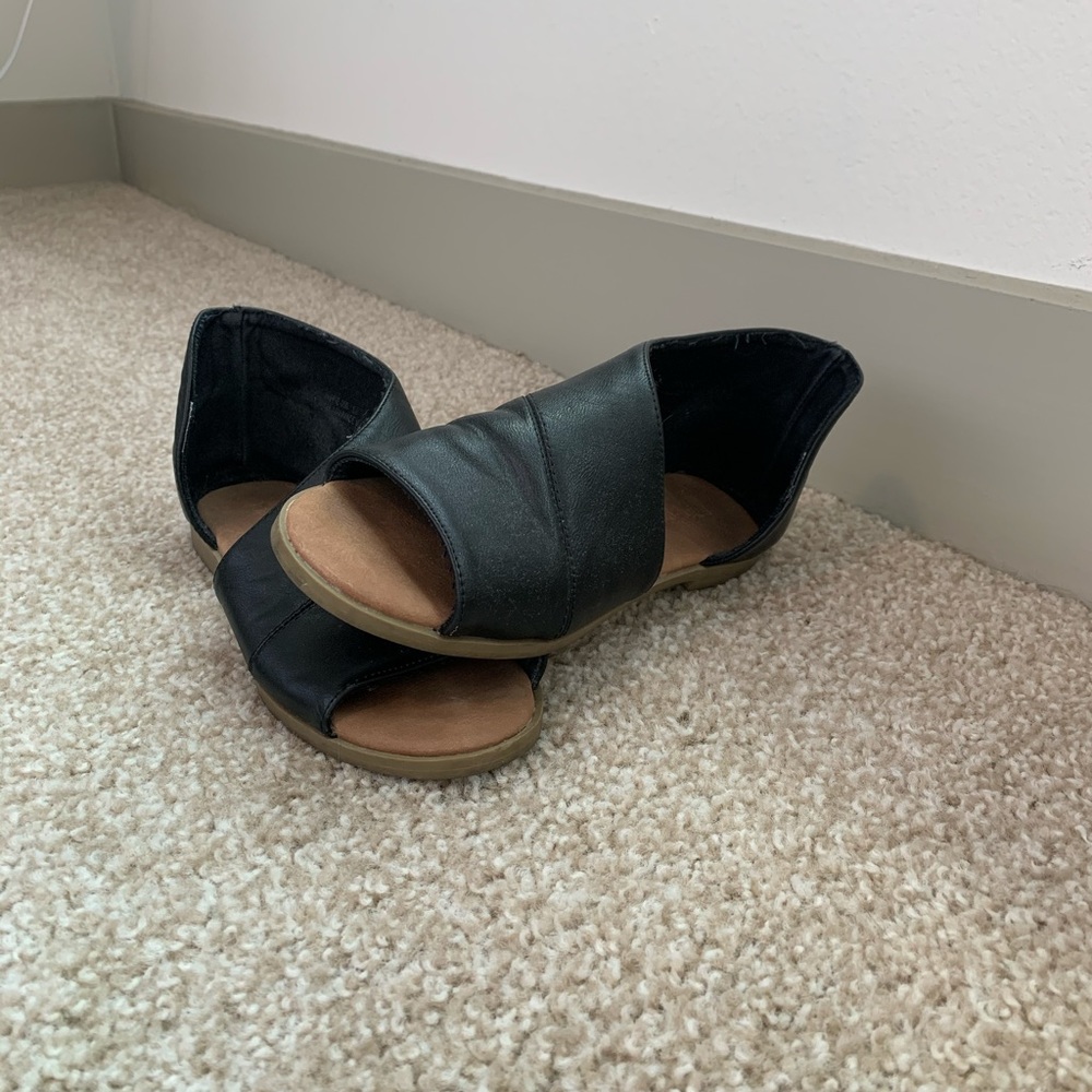 Black sandals